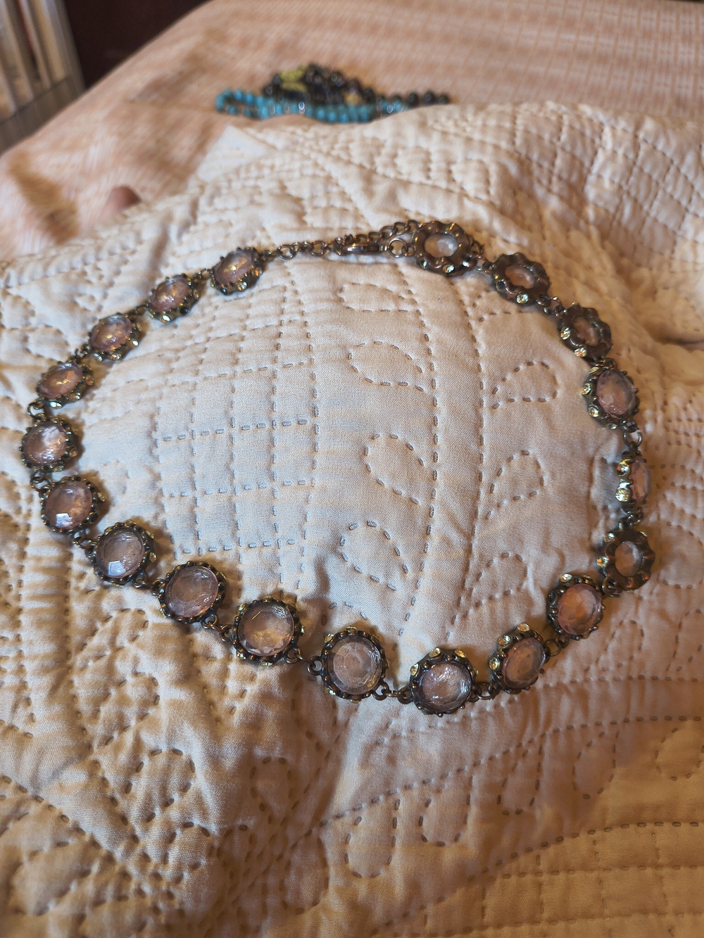 Vintage-Style Pink Stone Floral Link Necklace